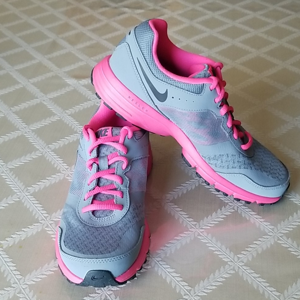 Nike Womens Tennis Shoes
